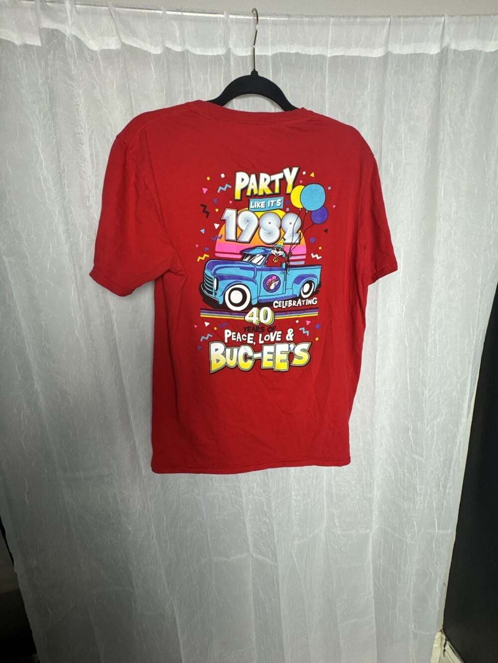 Buc-ee's 40th Anniversary Party Like It's 1982 Red T-Shirt Large - Picture 3 of 4